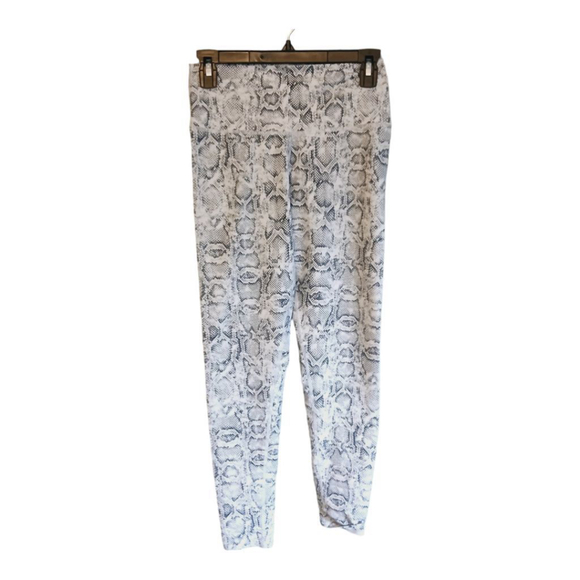 soulcycle Pants - Soulcycle Leggings White & Grey Snake Print Size Small Womens Cute Yoga Athletic